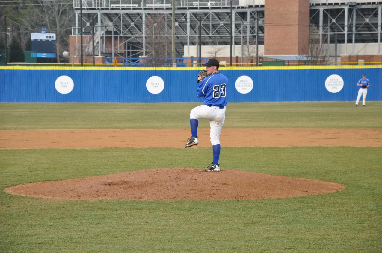 Baseball splits doubleheader with Baruch/Old Westbury