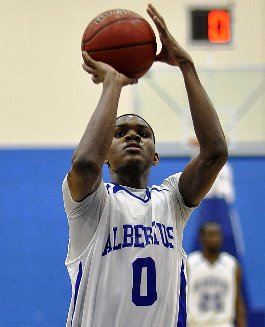 Falcons Earn Late Win Over Salve Regina 73-72