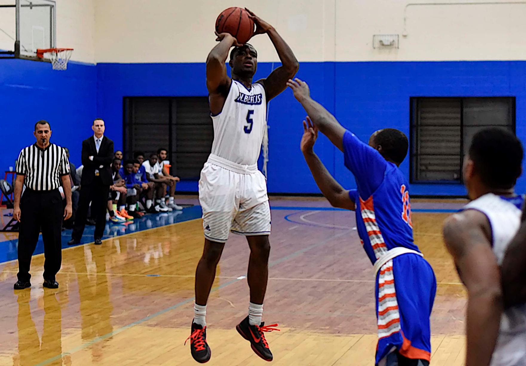 Photo By: Ron Waite/Photosportacular