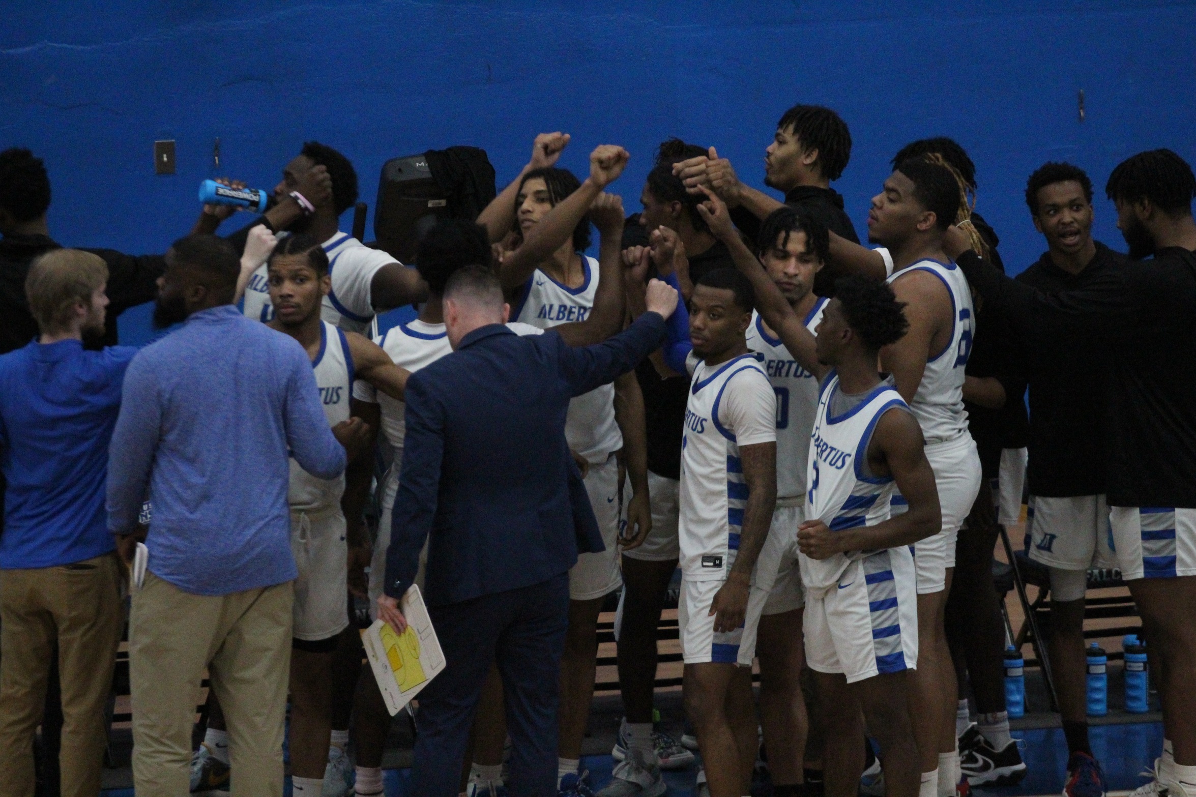 Six Players Score In Double Figures As Men's Basketball Defeats Southern Maine