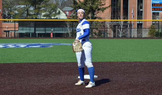 Softball Splits GNAC Doubleheader to Lasell