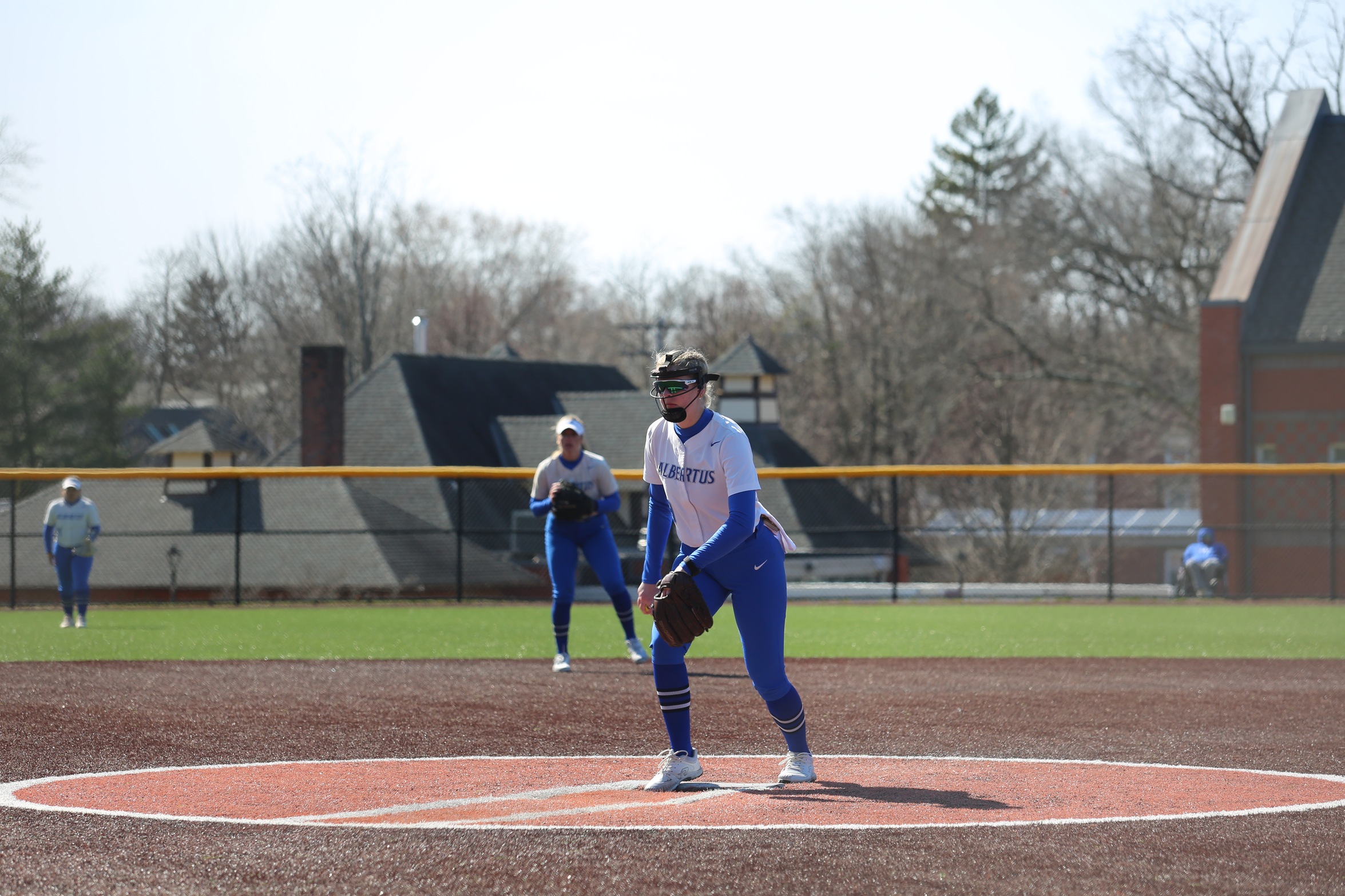 Softball Splits With NEC in GNAC Opener