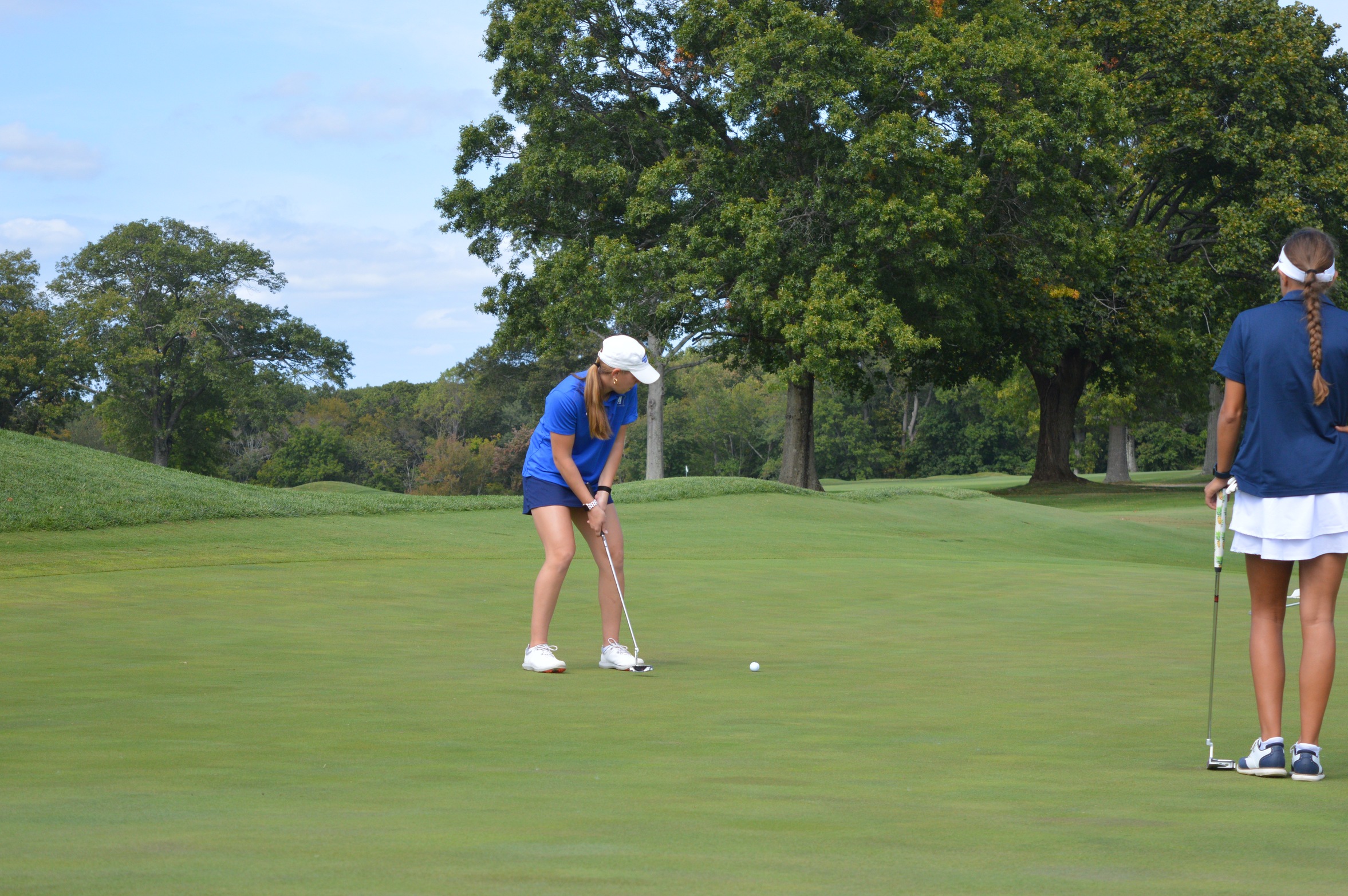 Women's Golf Places Third In UHart Spring Invitational