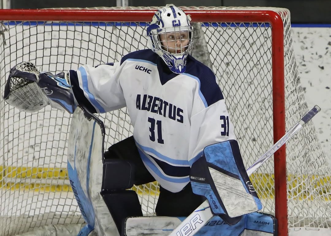 Women's Ice Hockey Falls To Salve Regina In Backend Of Weekend Series