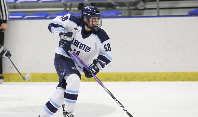 Reynolds Scores Game-Winner As Women's Ice Hockey Defeats Manhattanville In Overtime