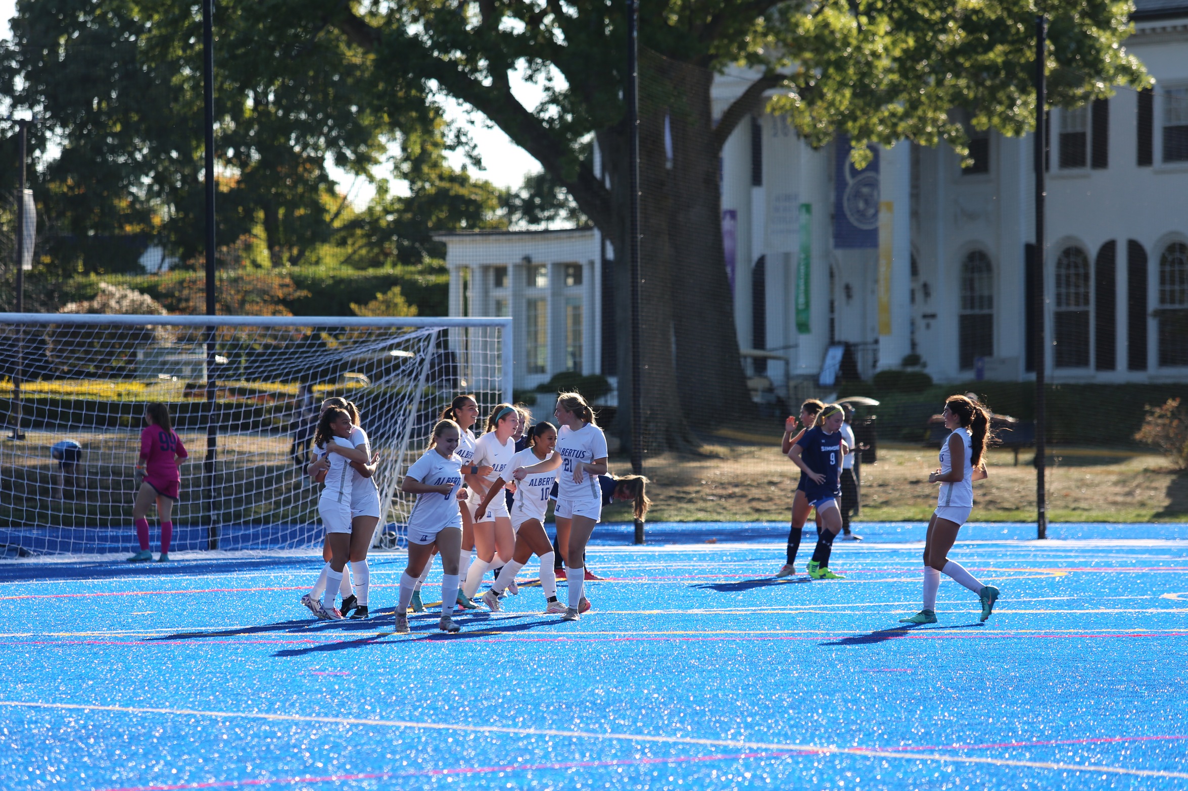 Women's Soccer Extends Unbeaten Streak to Nine, Blanks Brooklyn College
