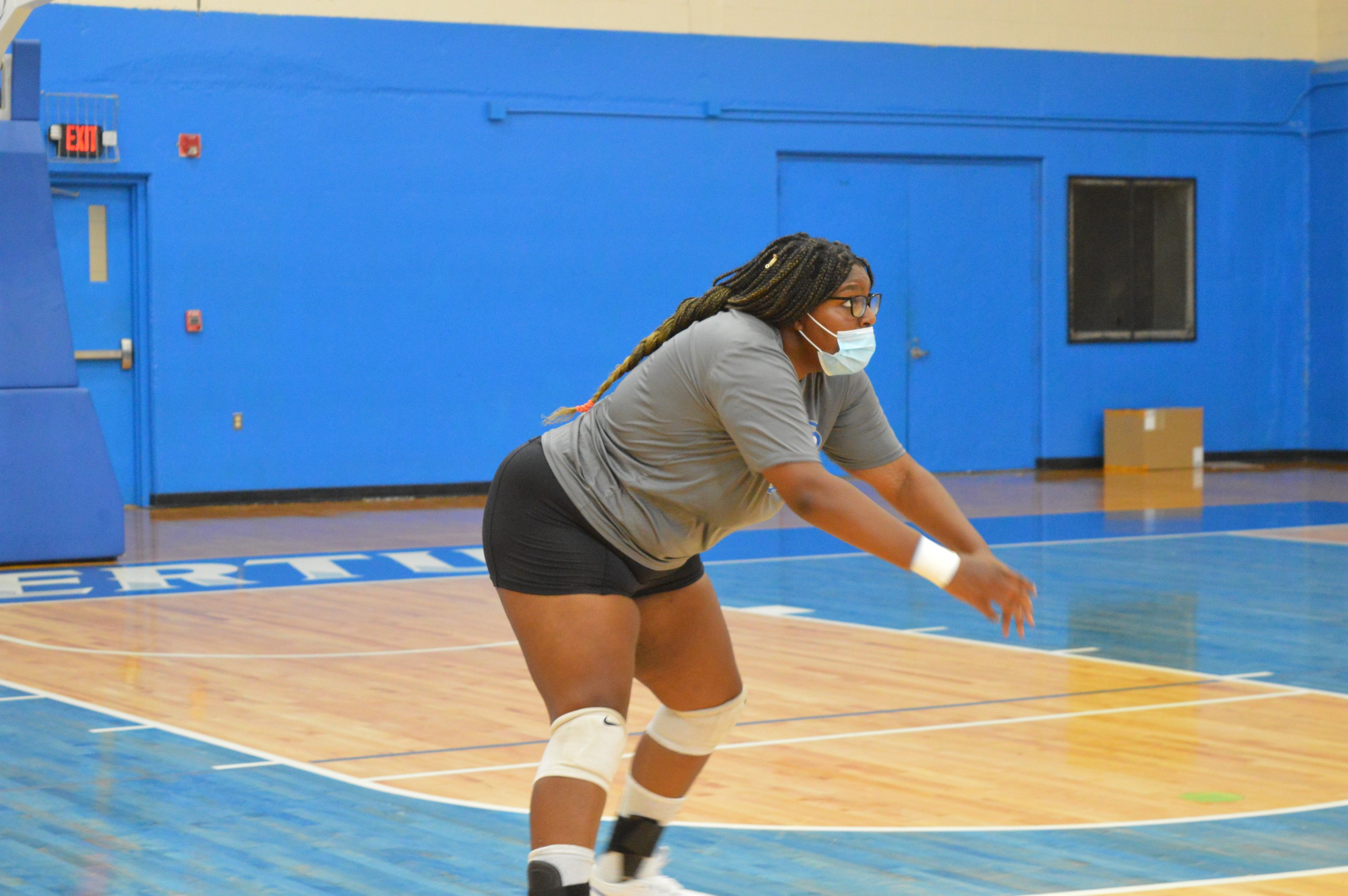 Volleyball Captures First Win of 2021, Sweeps Lesley, 3-0