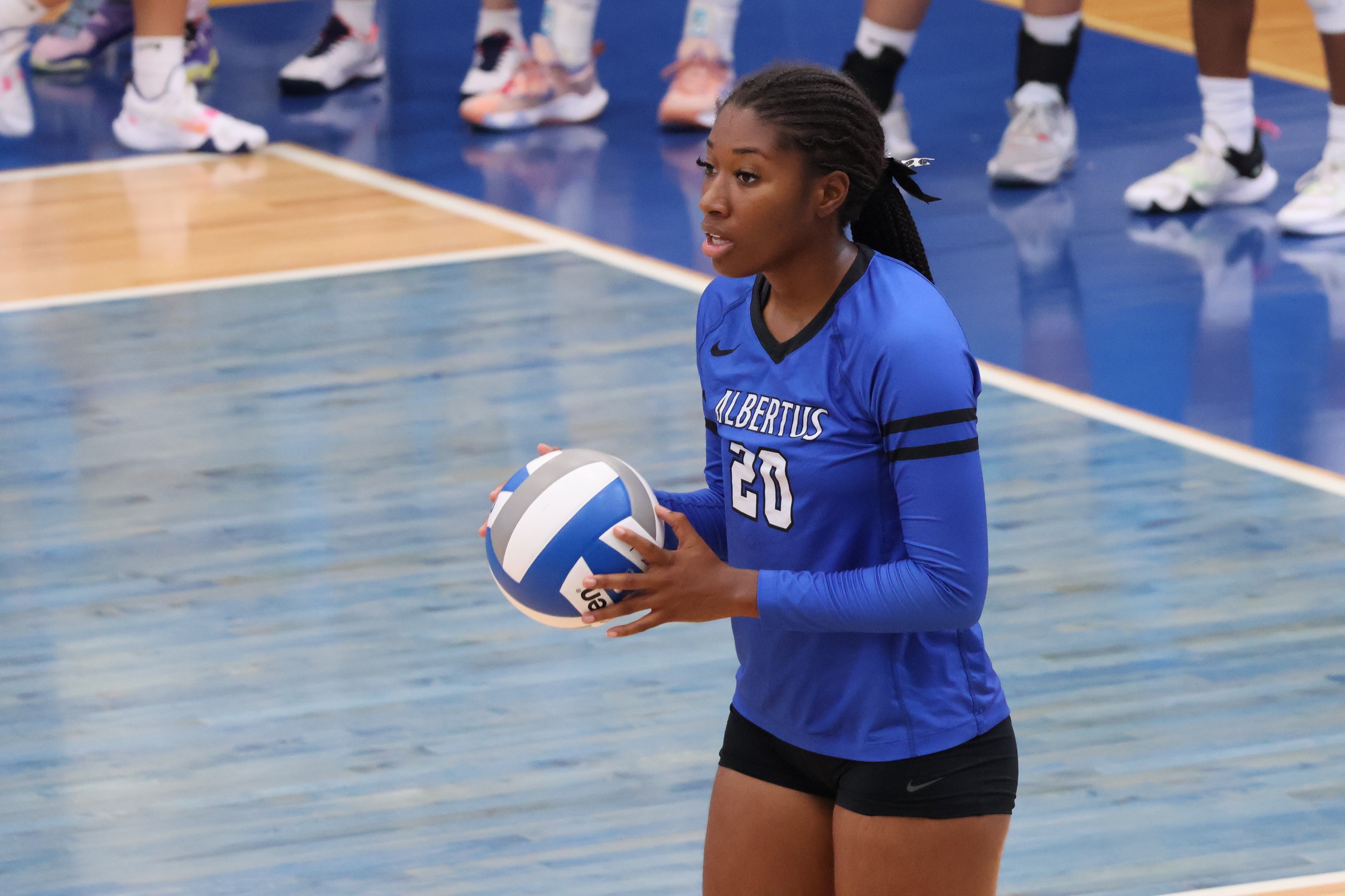 Women's Volleyball Nearly Takes Third Set, But Swept By USJ