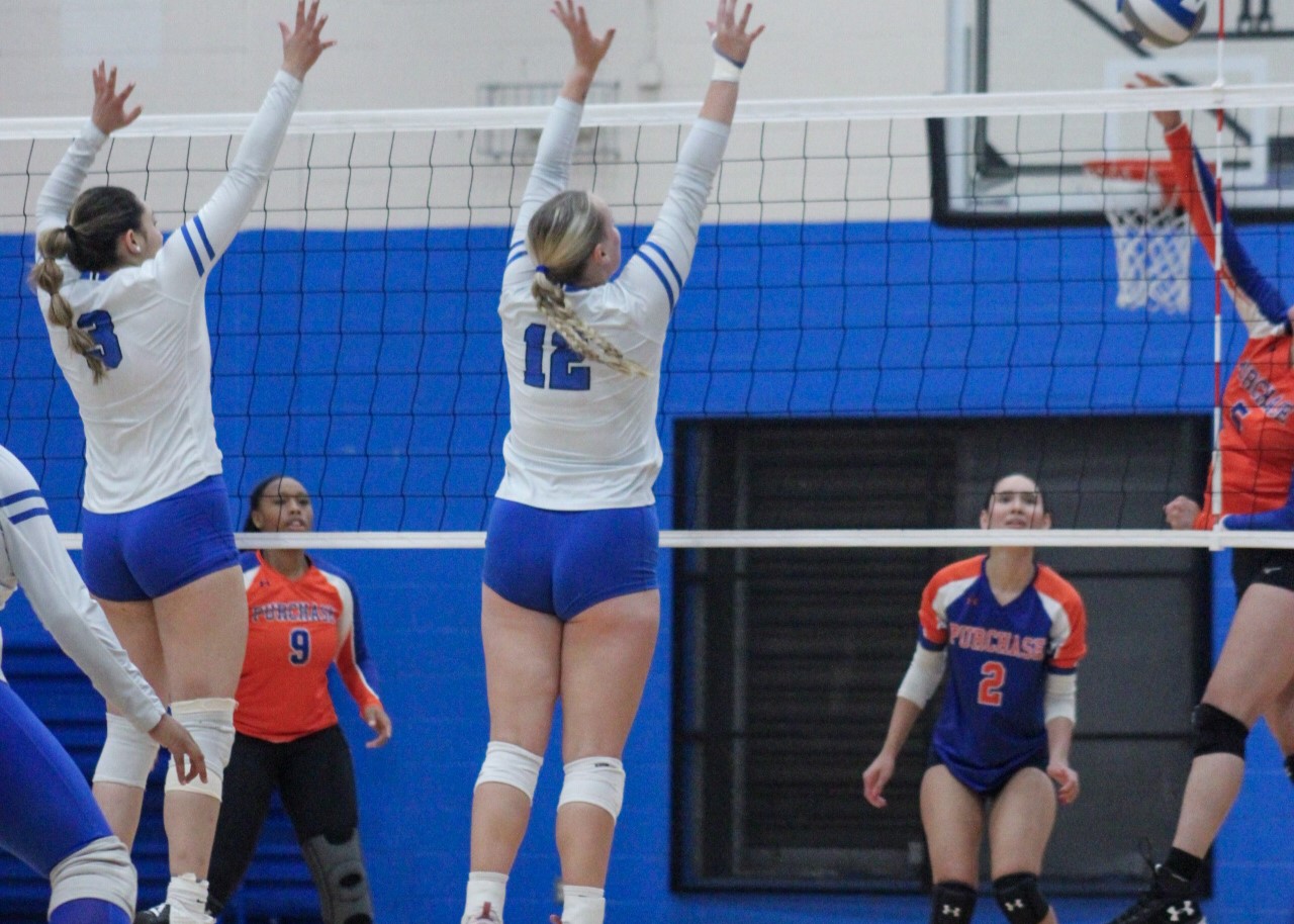 Volleyball Notches First GNAC Win In Sweep Of Norwich; Fall To Simmons