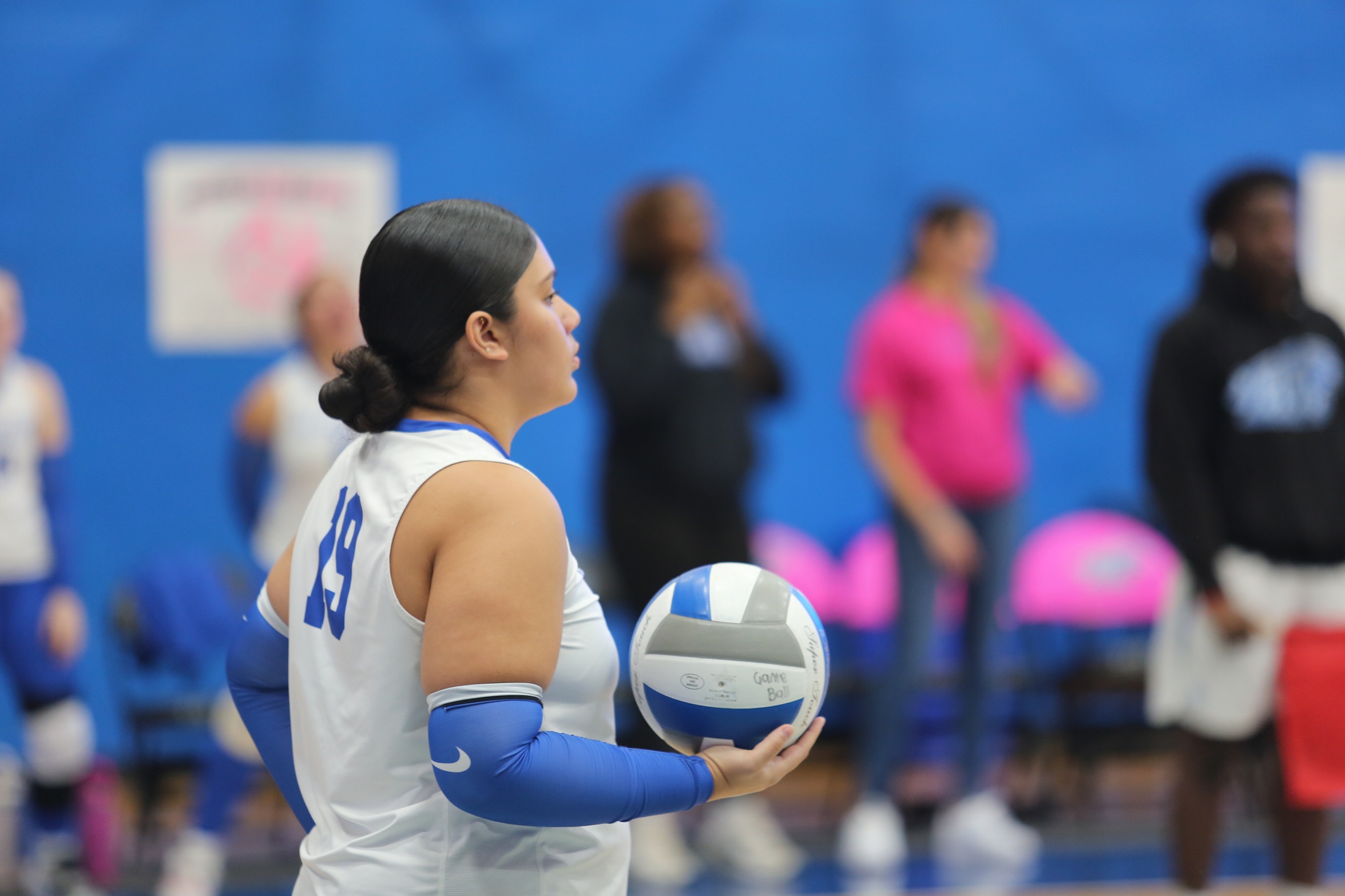 Volleyball Beats Norwich; Splits GNAC Tri-Match